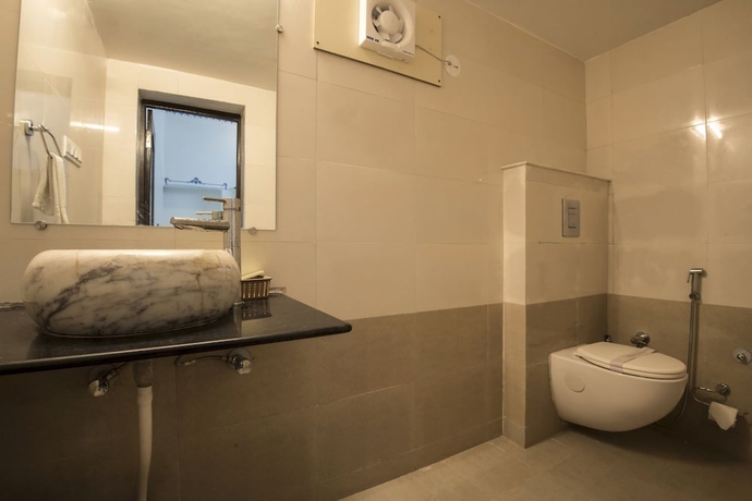 Imagen de la habitación del Hotel Chandraveer Niwas. Foto 13