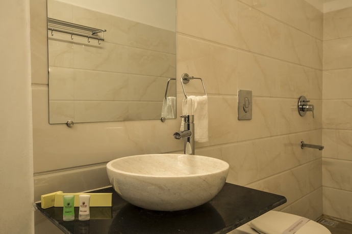 Imagen de la habitación del Hotel Chandraveer Niwas. Foto 19