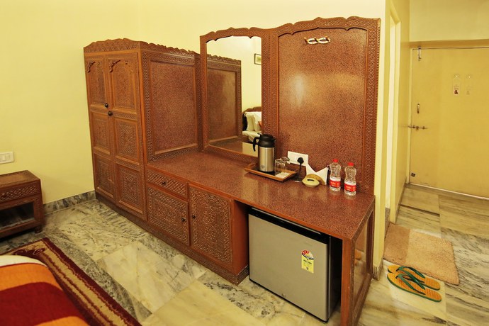 Imagen de la habitación del Hotel Chandrawati Palace. Foto 8