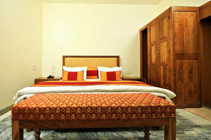 Imagen de la habitación del Hotel Chandrawati Palace. Foto 11