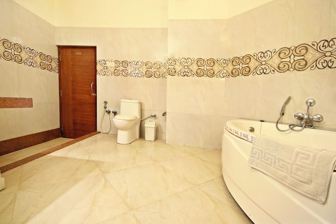 Imagen de la habitación del Hotel Chandrawati Palace. Foto 13