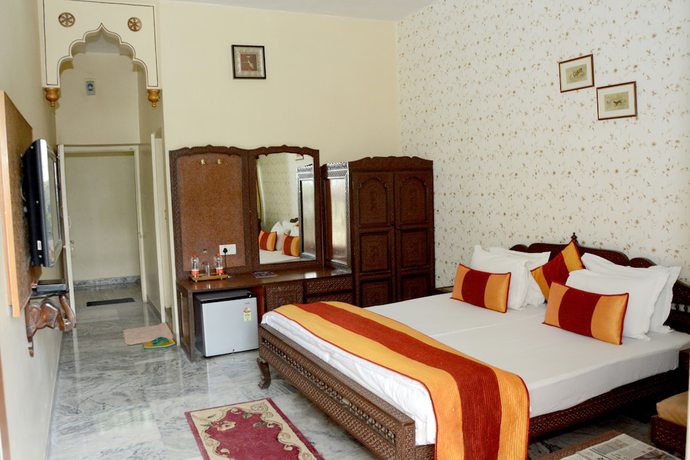 Imagen de la habitación del Hotel Chandrawati Palace. Foto 14