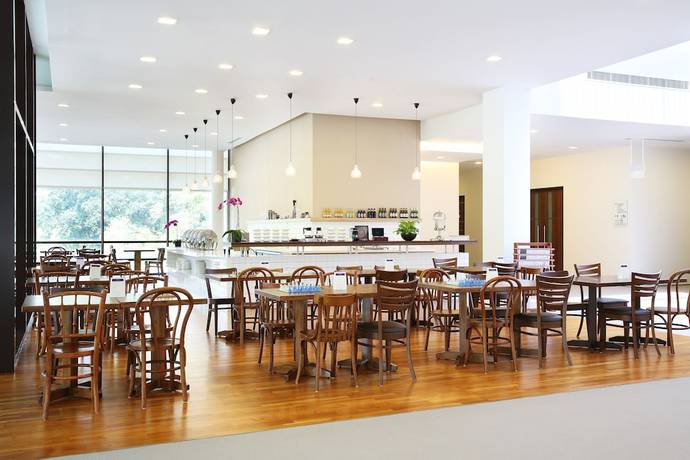 Imagen del bar/restaurante del Hotel Changi Cove (sg Clean). Foto 2