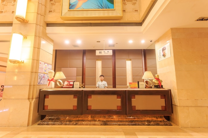 Imagen de los interiores del Hotel Changsha Xiaoxiang Huatian. Foto 19