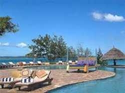 Imagen de la piscina del Hotel Changuu Private Island Paradise. Foto 4