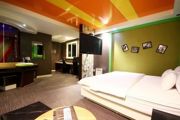 Imagen de la habitación del Hotel Changwon Myeongseodong V. Foto 13