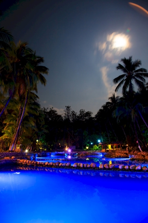 Imagen de la piscina del Hotel Chan-kah Resort Village. Foto 10