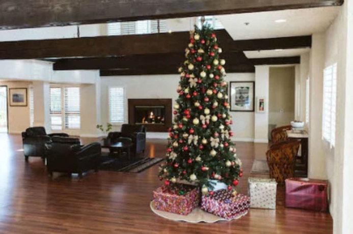 Imagen de los interiores del Hotel Channel Islands Inn. Foto 14