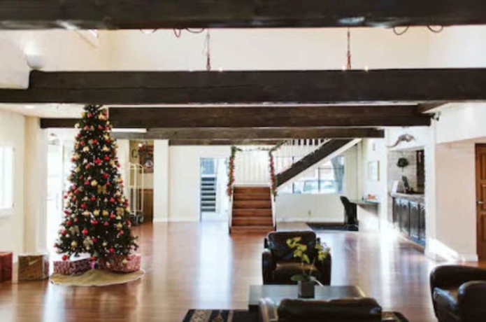 Imagen de los interiores del Hotel Channel Islands Inn. Foto 15