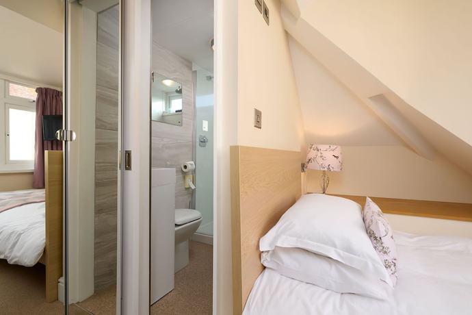 Imagen de la habitación del Hotel Channel View. Foto 18