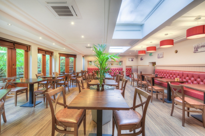 Imagen del bar/restaurante del Hotel Channings Hotel. Foto 2