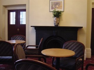 Imagen del bar/restaurante del Hotel Channins Hounslow. Foto 2
