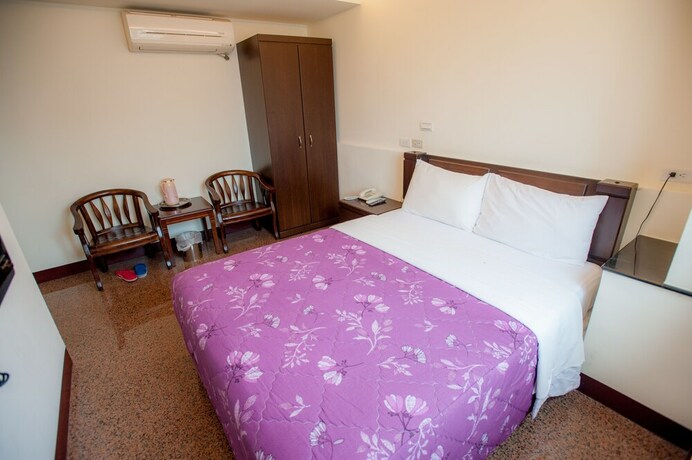 Imagen de la habitación del Hotel Chantai. Foto 34