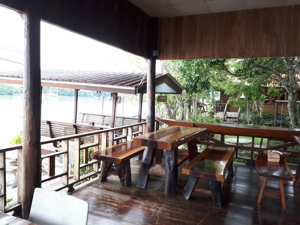 Imagen del bar/restaurante del Hotel Chantara Resort. Foto 16