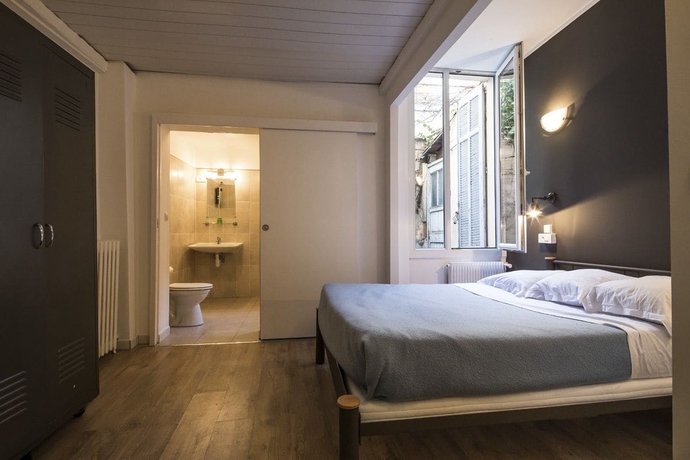 Imagen de la habitación del Hotel Chanteclair. Foto 6