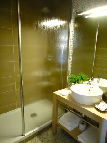 Imagen de la habitación del Hotel Chantereyne. Foto 14