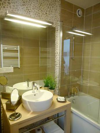 Imagen de la habitación del Hotel Chantereyne. Foto 15