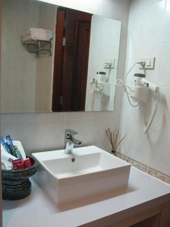 Imagen de la habitación del Hotel Chanthapanya. Foto 7
