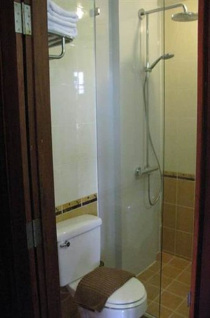 Imagen de la habitación del Hotel Chanthapanya. Foto 8