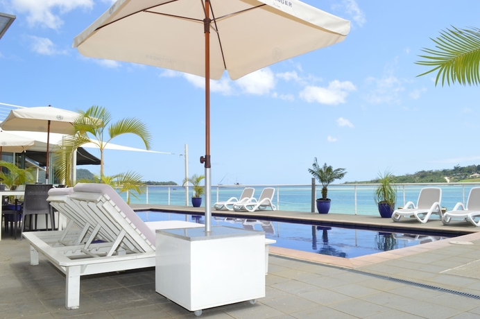Imagen de la piscina del Hotel Chantillys On The Bay. Foto 15