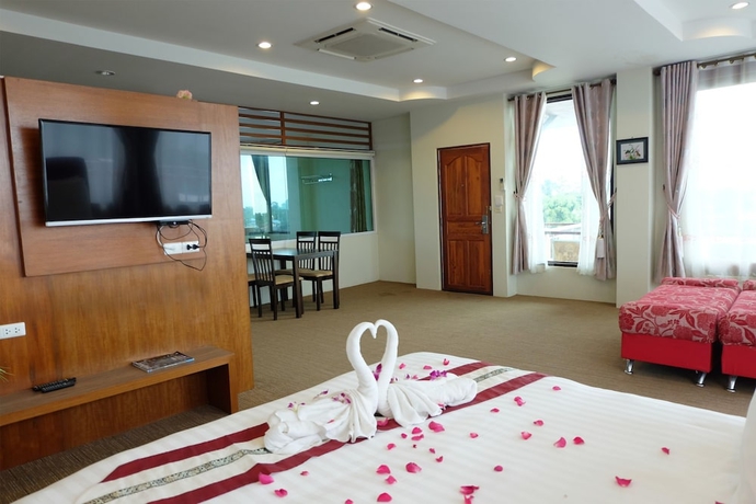 Imagen de la habitación del Hotel Chaophaya Thara Riverside. Foto 13