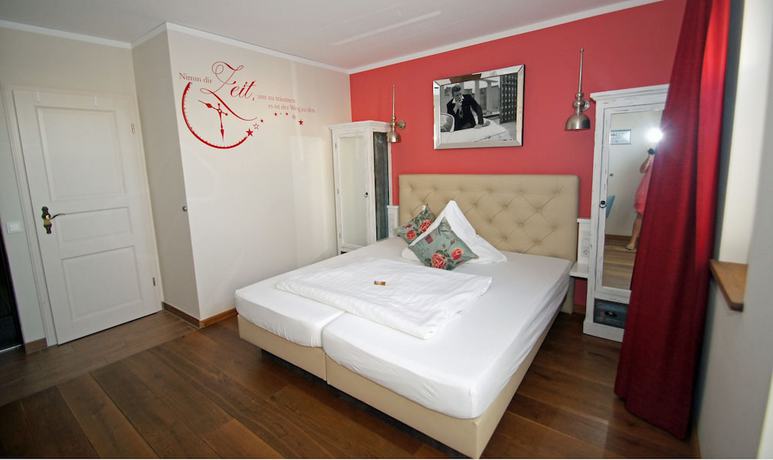 Imagen de la habitación del Hotel Chapeau Noir. Foto 4