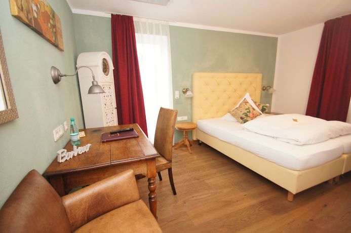 Imagen de la habitación del Hotel Chapeau Noir. Foto 8