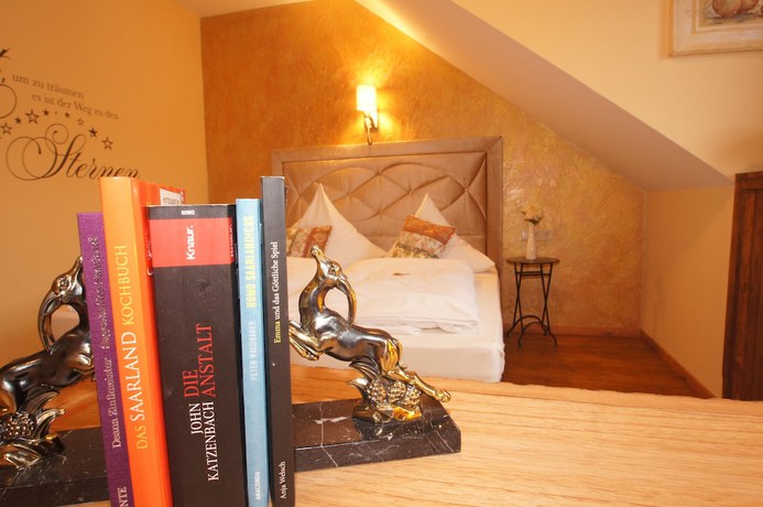 Imagen de la habitación del Hotel Chapeau Noir. Foto 12