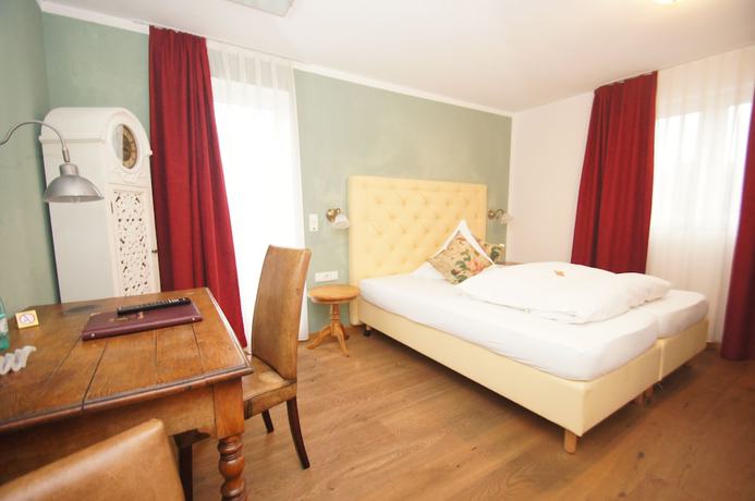 Imagen de la habitación del Hotel Chapeau Noir. Foto 14