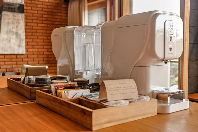 Imagen del bar/restaurante del Hotel Chapung Sebali. Foto 2