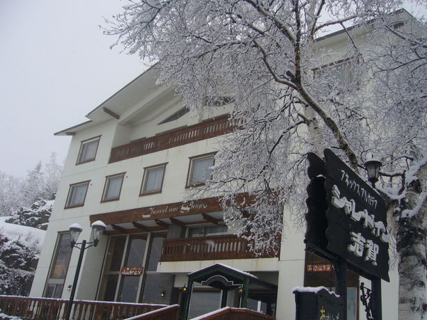 Imagen general del Hotel Charade Inn Shiga. Foto 4