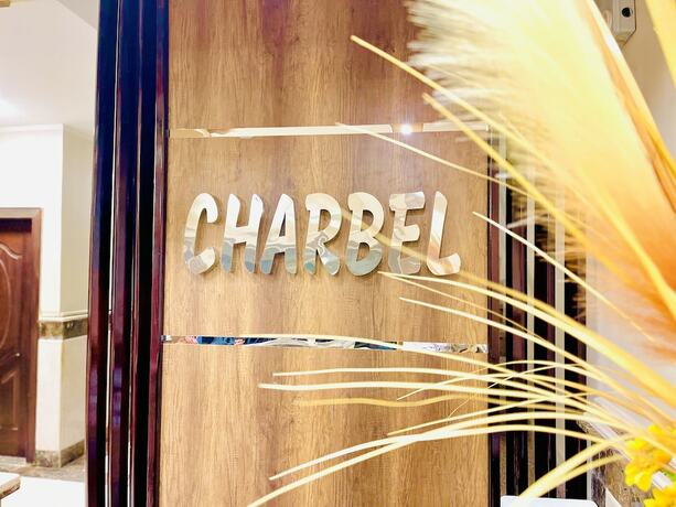 Imagen general del Hotel Charbel. Foto 1