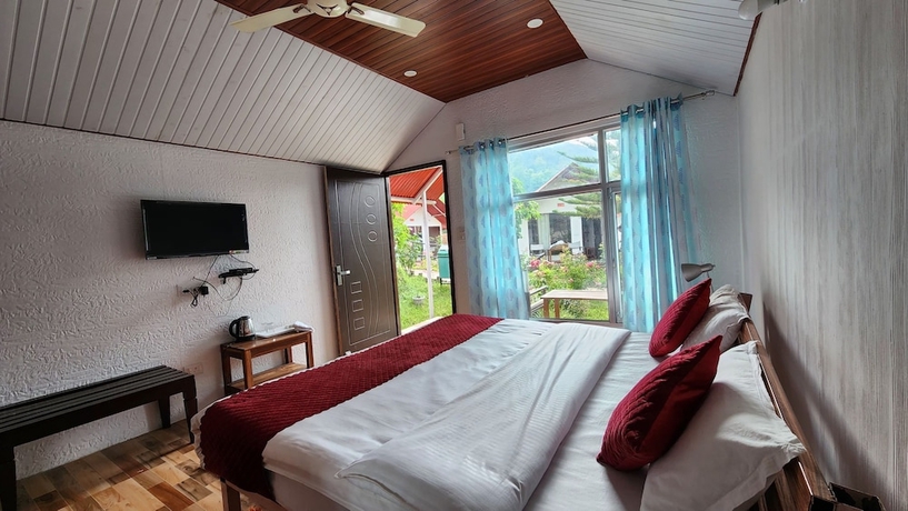 Imagen de la habitación del Hotel Chardham Resort Guptakashi. Foto 9