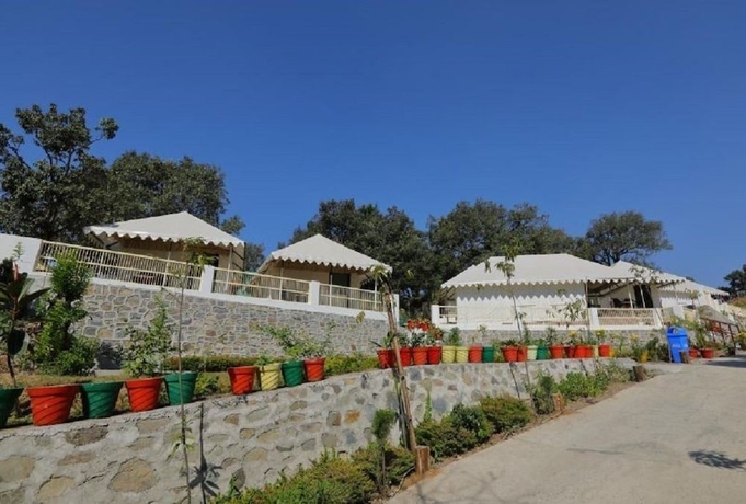 Imagen de los exteriores del Hotel Charekh Food and Forest Resort. Foto 16