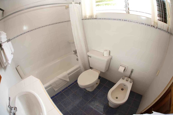 Imagen de la habitación del Hotel Charela Inn. Foto 2