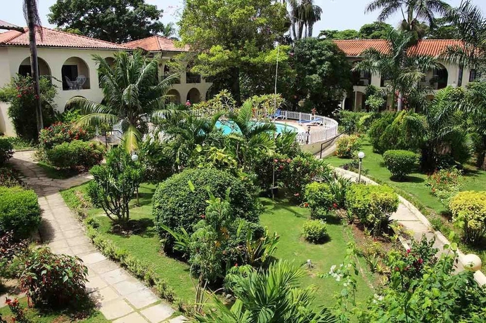 Imagen de los exteriores del Hotel Charela Inn. Foto 8