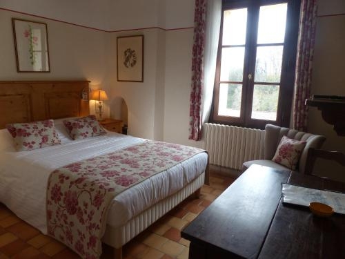 Imagen de la habitación del Hotel Charembeau. Foto 6