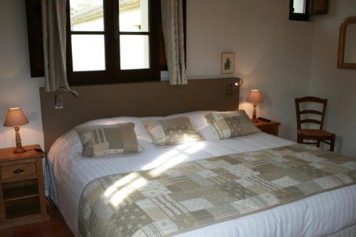 Imagen de la habitación del Hotel Charembeau. Foto 10