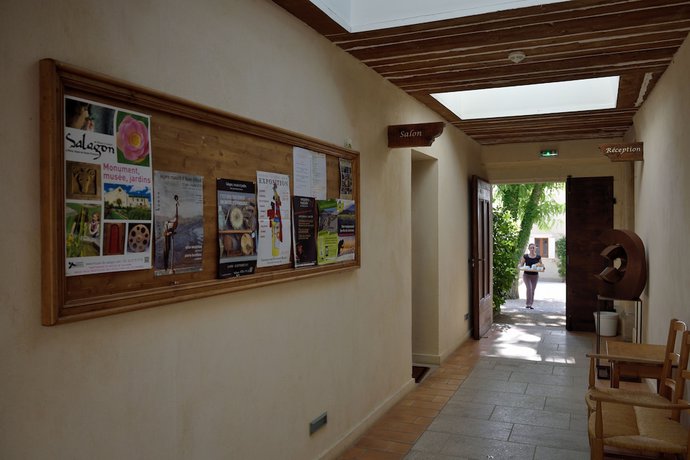 Imagen de los interiores del Hotel Charembeau. Foto 19