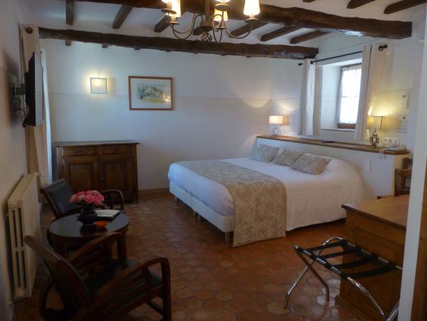 Imagen de la habitación del Hotel Charembeau. Foto 15