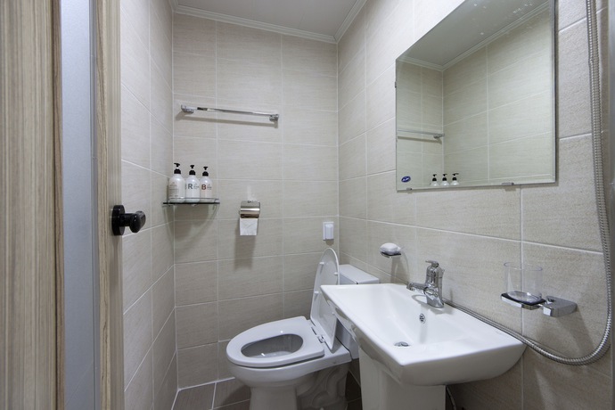 Imagen de la habitación del Hotel Charim Guesthouse. Foto 6