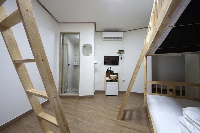 Imagen de la habitación del Hotel Charim Guesthouse. Foto 17
