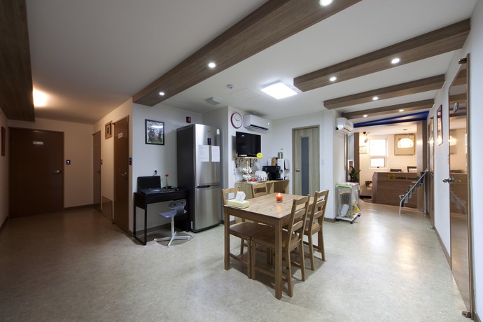 Imagen de los interiores del Hotel Charim Guesthouse. Foto 20