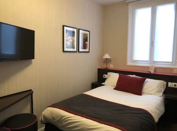 Imagen de la habitación del Hotel Charing Cross, Arco del Triunfo-El&iacute;seo. Foto 4