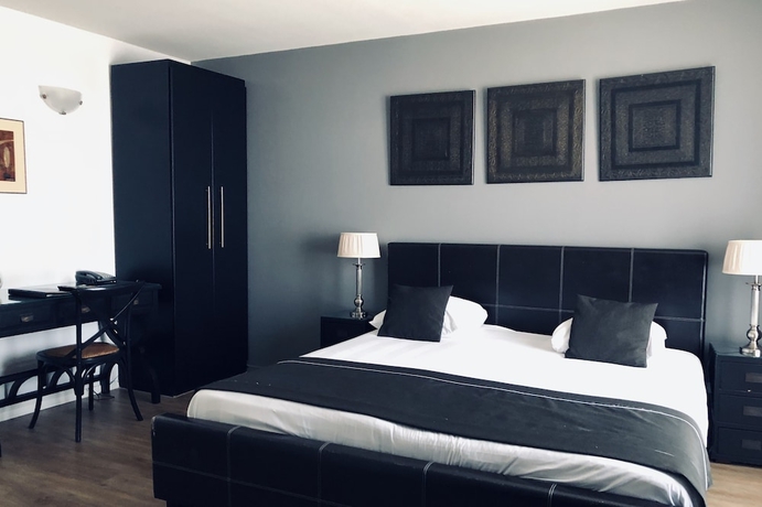 Imagen de la habitación del Hotel Chariot. Foto 13