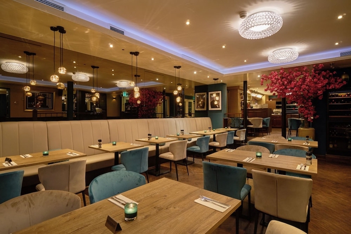 Imagen del bar/restaurante del Hotel Chariot. Foto 3