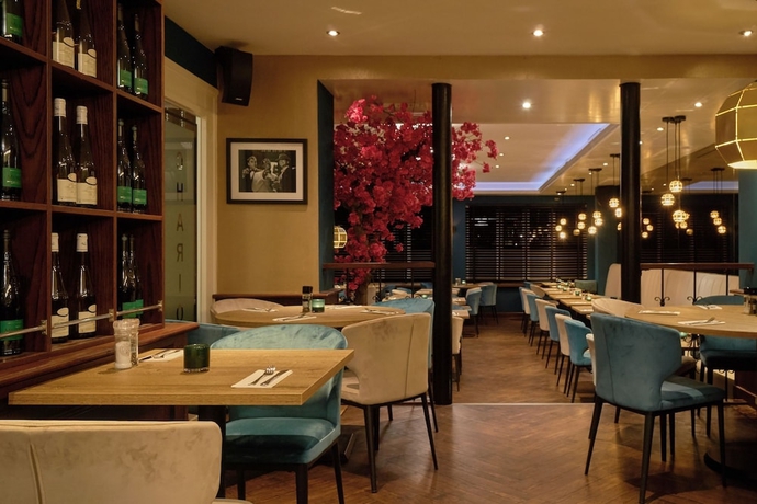 Imagen del bar/restaurante del Hotel Chariot. Foto 4