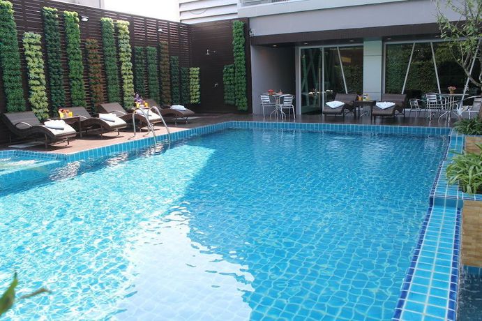 Imagen de la piscina del Hotel Chariot Pattaya Residence. Foto 16