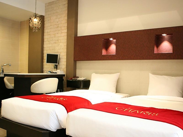 Imagen de la habitación del Hotel Charis. Foto 7