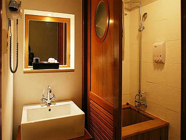 Imagen de la habitación del Hotel Charis. Foto 8